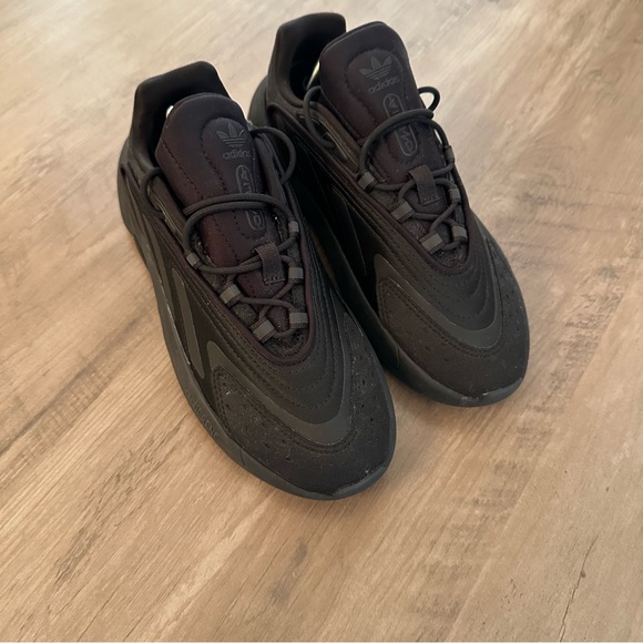Adidas Originals Ozelia Men's Casual Shoes Core Black-Carbon Size 5.5 - Picture 3 of 7